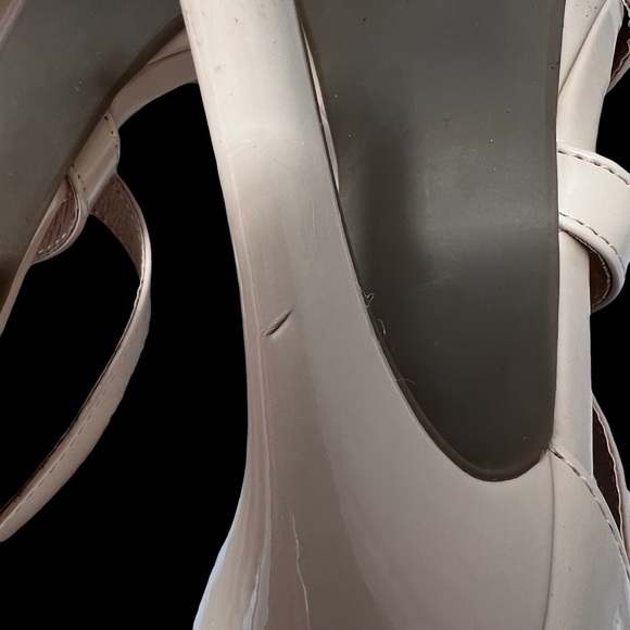 Daisy Fuentes Patent Faux Leather Strappy High Heel Sandal Size 7 - Picture 8 of 8